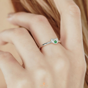 Silver May Birthstone Emerald Color CZ Bear Ring